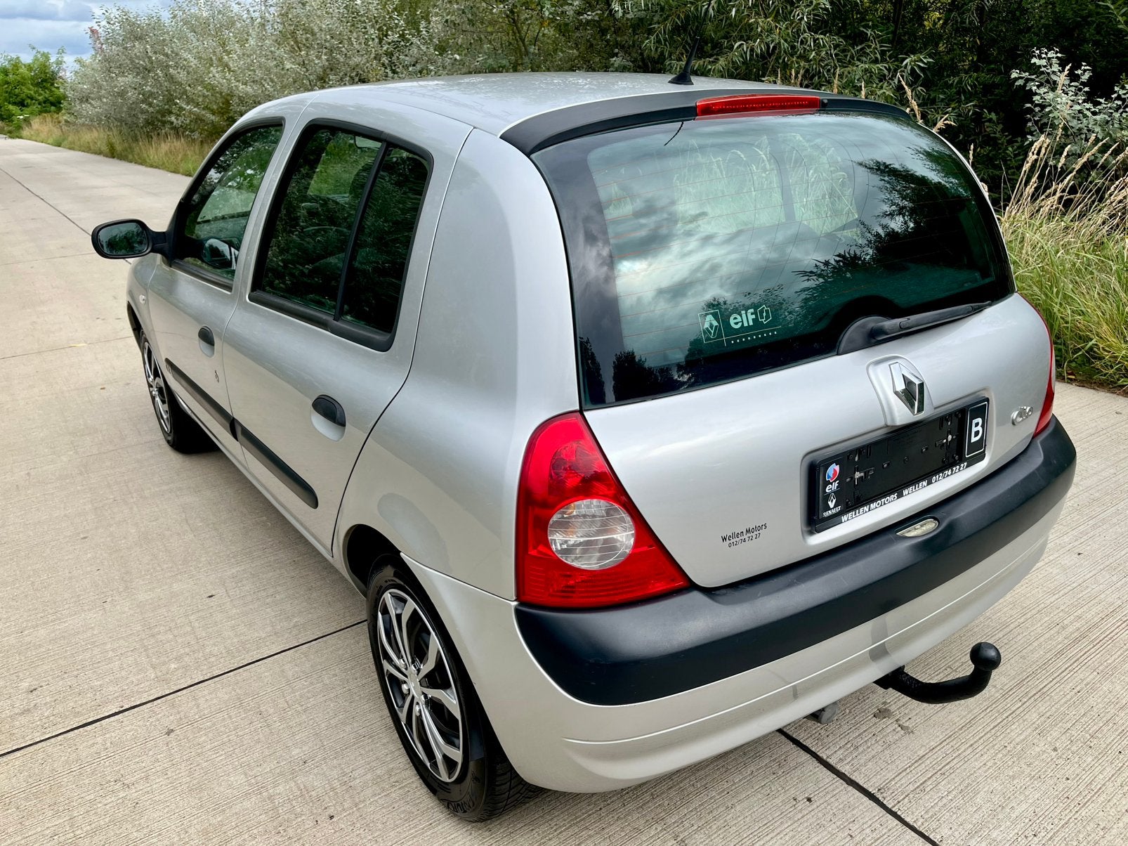 Renault Clio 1.2 Benzine 136.000km 2005 Gekeurd vvk, Auto's, 75 kW, 4 cilinders, Elektrische ramen, 5 deurs