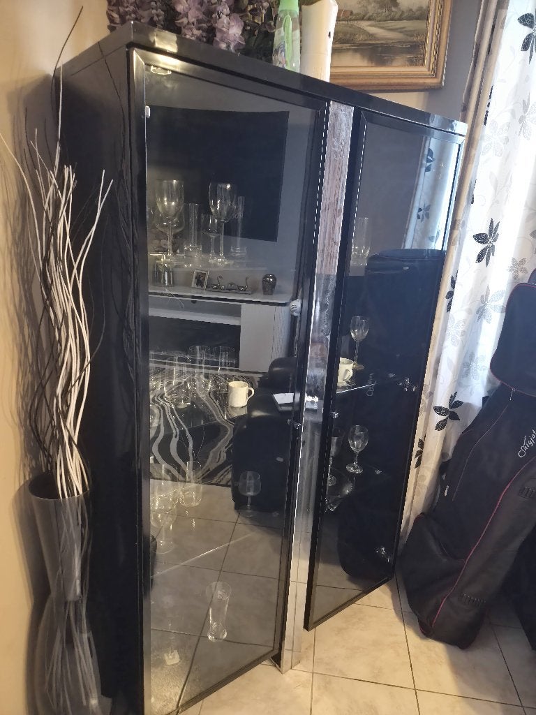 vitrinekast, Ophalen, Met deur(en), 100 tot 150 cm, Glanzend