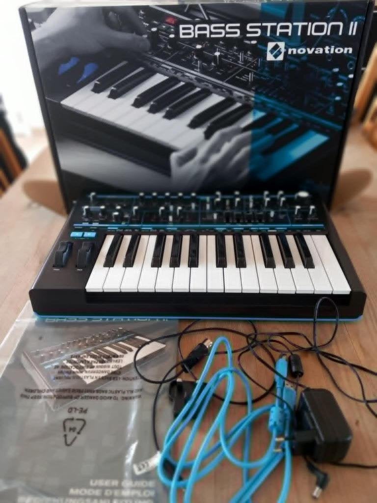 Novation Bass station 2, Ophalen, Met midi-aansluiting, Novation, Nieuw