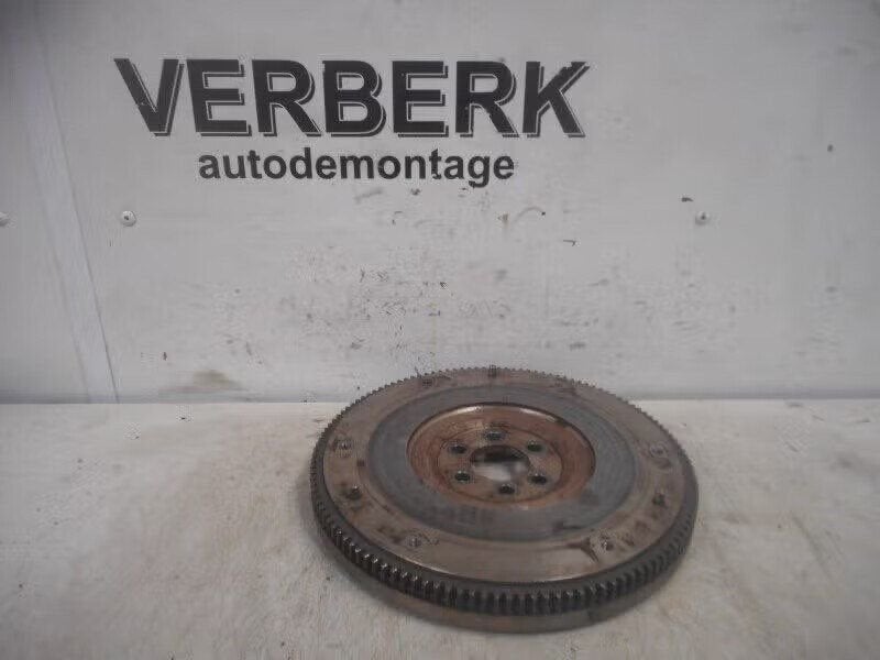 VLIEGWIEL Volkswagen Polo IV (9N1 / 2/3) (03d-105-271), Berliner Ring 2 38440 Wolfsburg, DE, Enlèvement ou Envoi, Volkswagen, Volkswagen AG