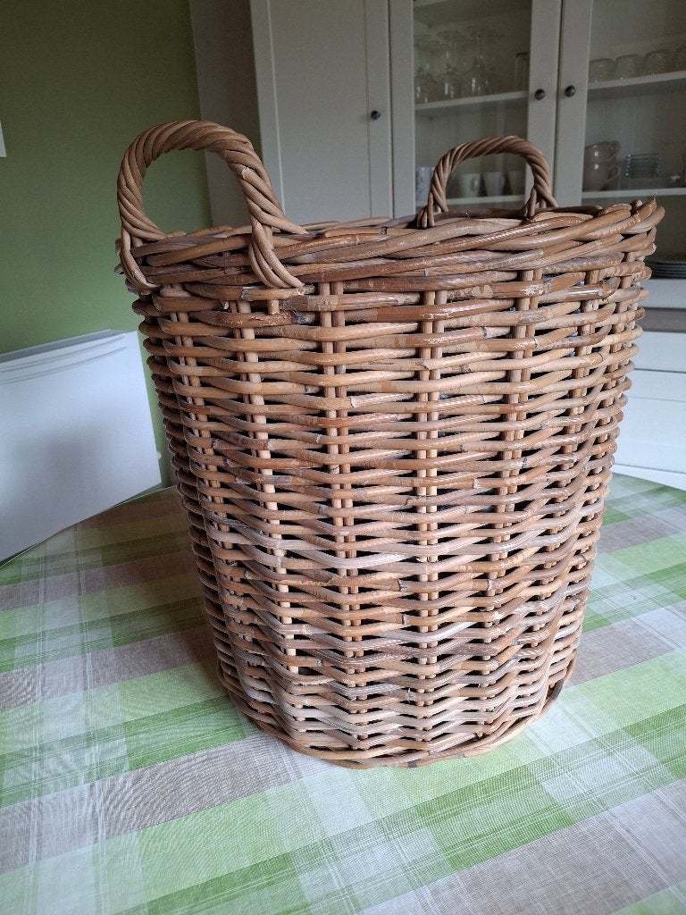 NIEUWE stevige rieten houtmand, Ophalen, Nieuw
