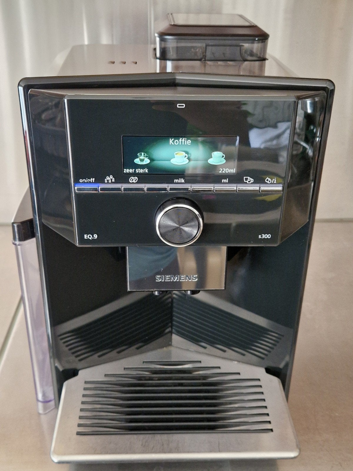 Siemens EQ9 S300 Machine à café automatique, Electroménager, Enlèvement, Cafetière, Café moulu