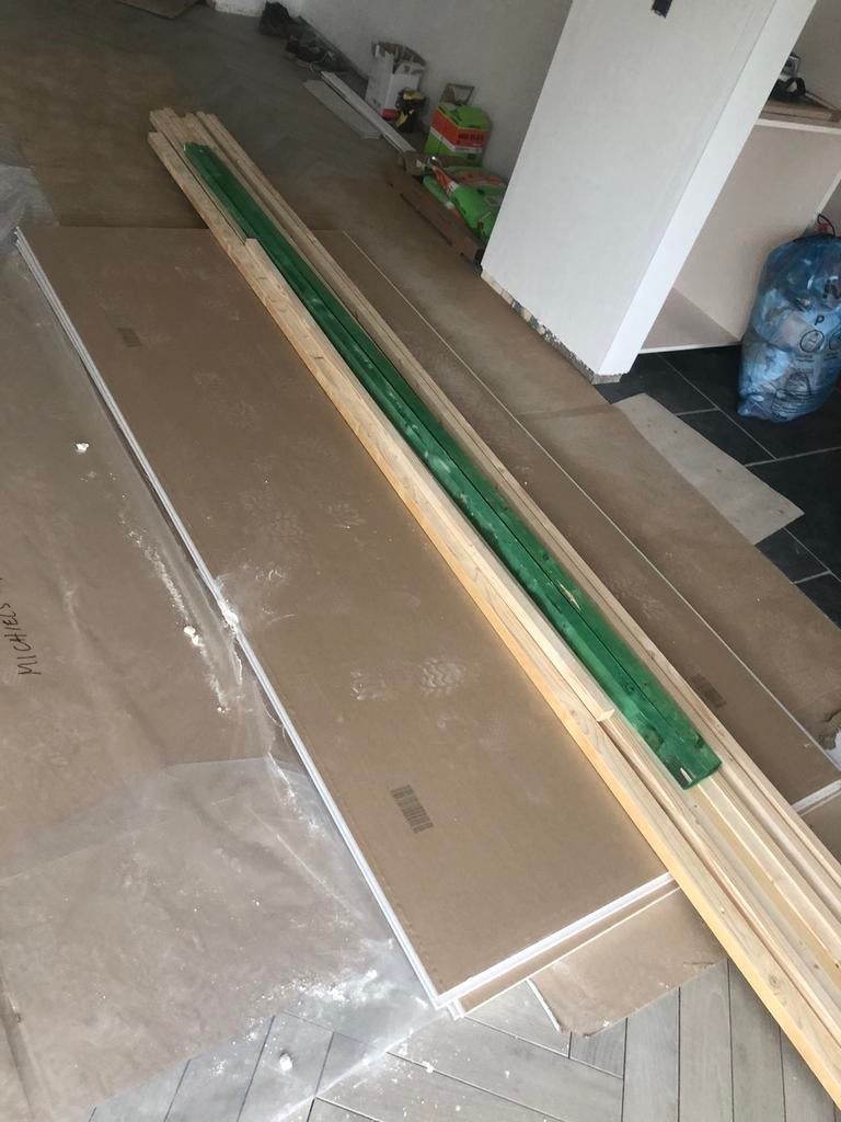 4 pleisterplaten - gratis, Doe-het-zelf en Bouw, Plinten en Afwerking, Zo goed als nieuw, Ophalen