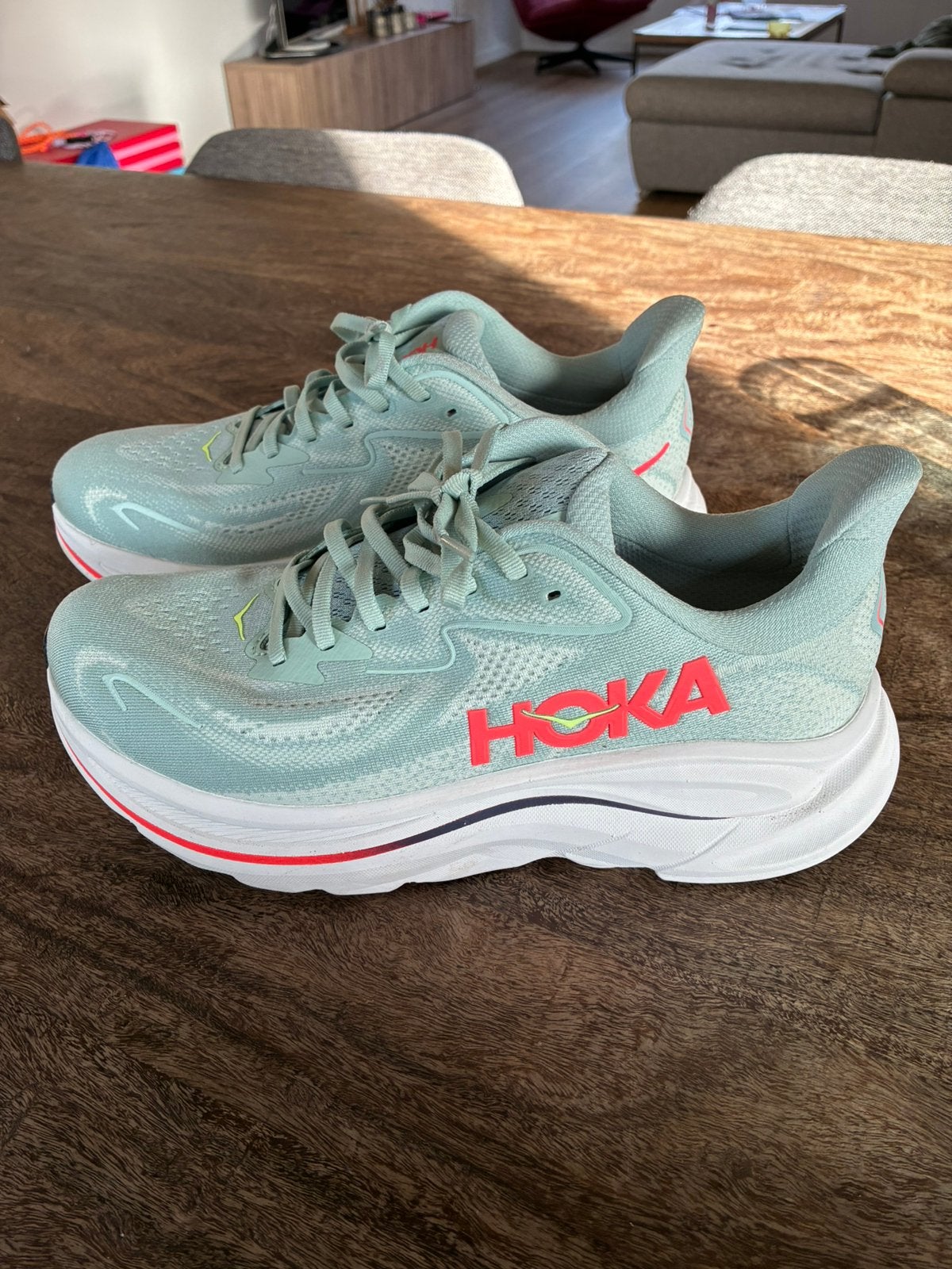 Sportschoen Hoka Clifton 10, Sport en Fitness, Ophalen, Nieuw, Hardloopschoenen