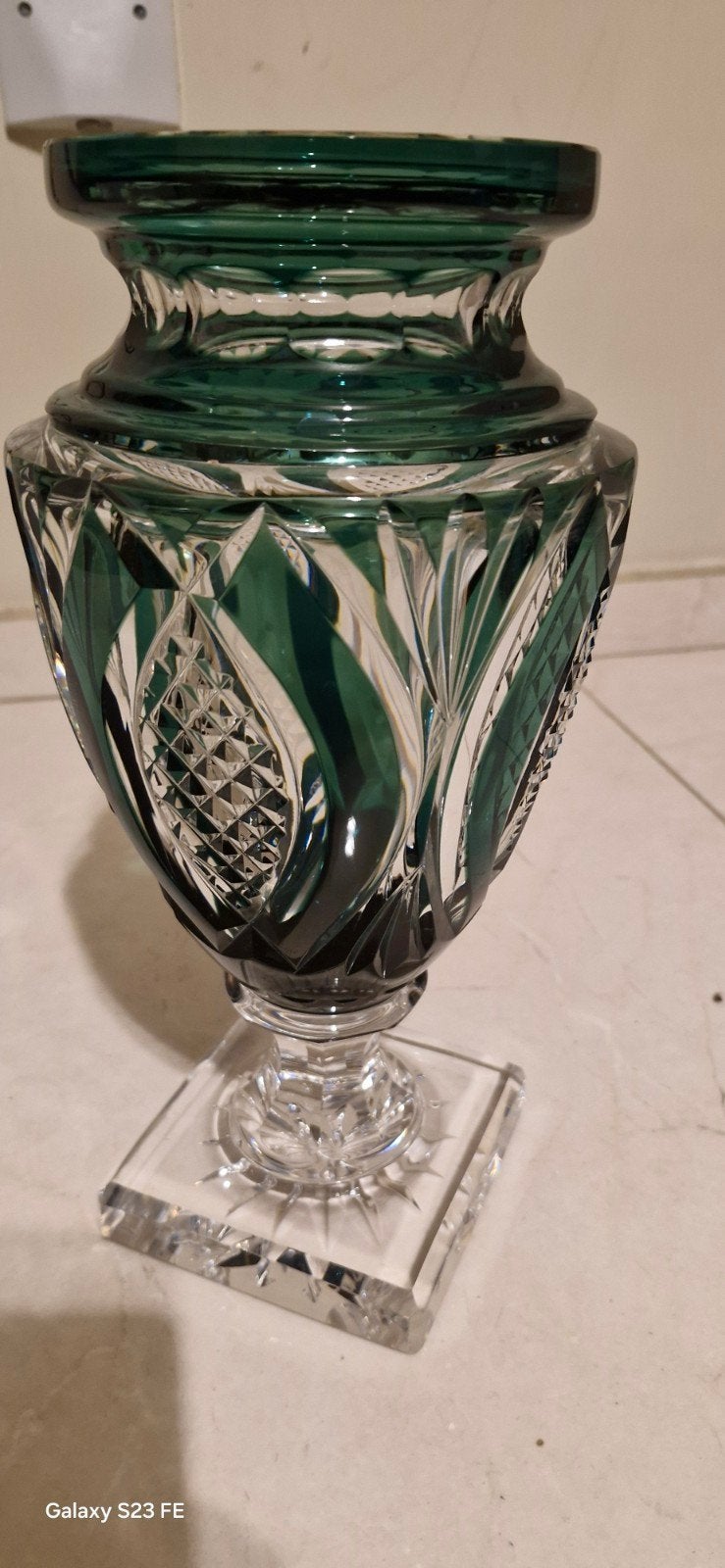 Vase Val Saint-Lambert "Jupiter" en cristal doublé vert – 39, Antiquités & Art, Enlèvement