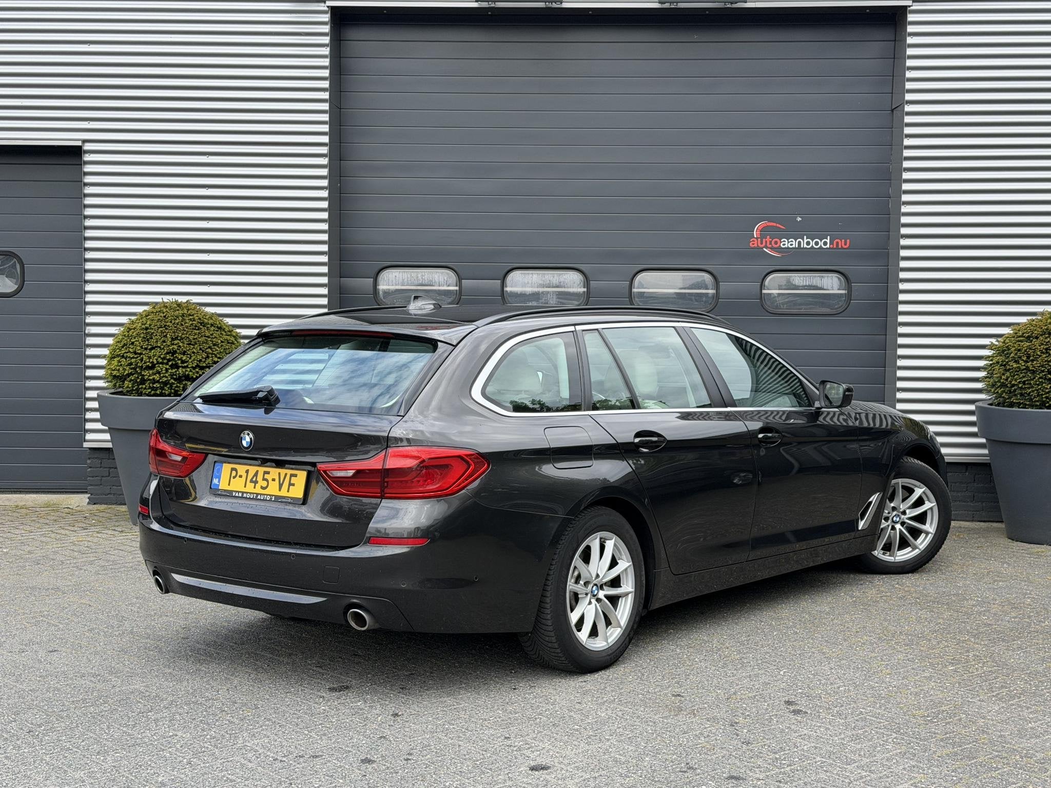 BMW 5-serie Touring 520d High Executive | Camera | Lederen B, Auto's, BMW, Automaat, Achterwielaandrijving, Euro 6, 4 cilinders