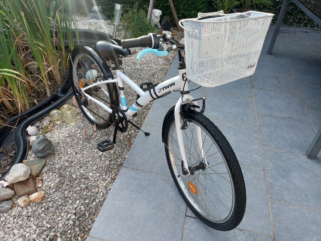 Très beau vélo 24 pouces Decathlon avec panier, Enlèvement, Comme neuf, 24 pouces, BTwin Décathlon