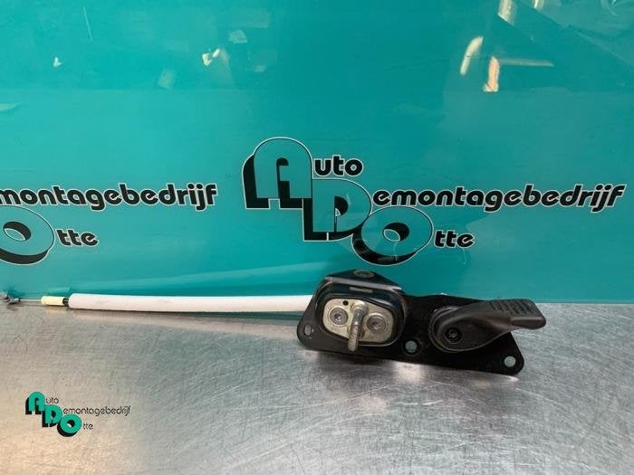 Greep achterdeur Bus-Bestel van een Peugeot Partner (Partner, Gebruikt, -, -, Ophalen of Verzenden