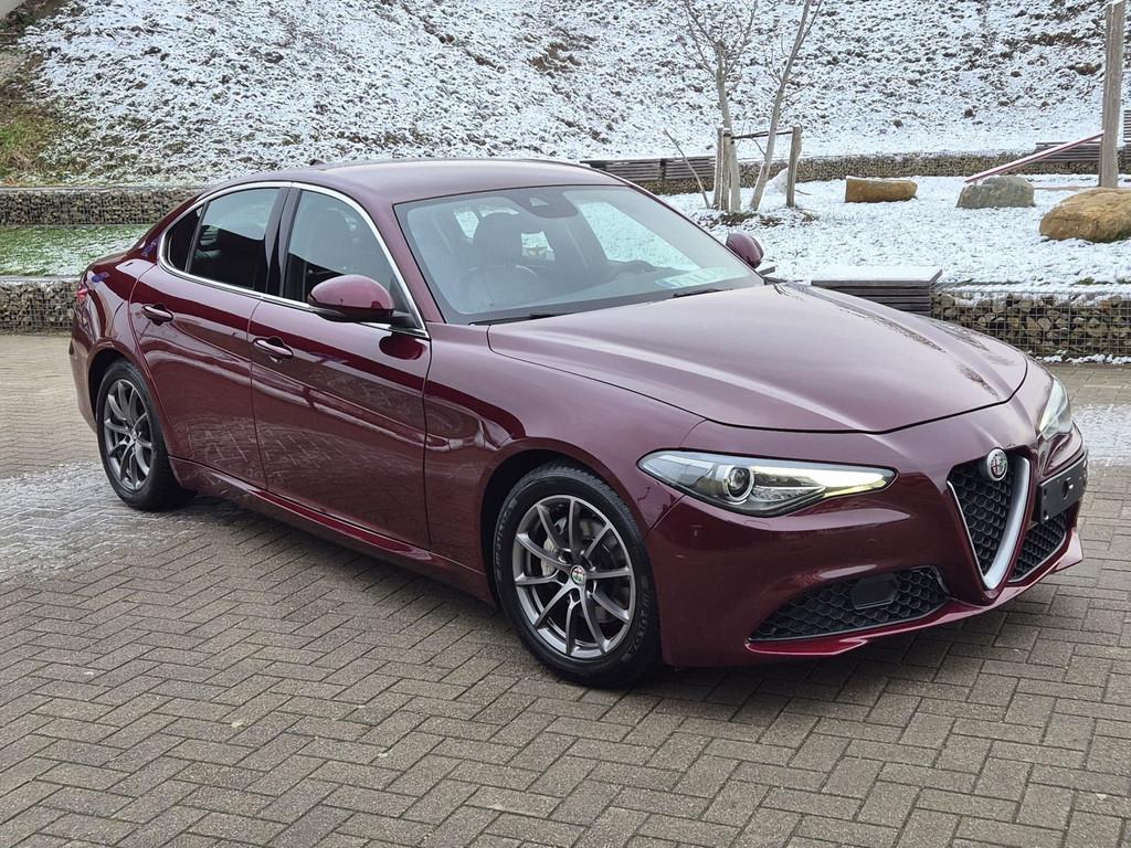 ALFA ROMEO GIULIA | 2.2 DIESEL | EURO 6, Autos, Rouge, Achat, https://public.car-pass.be/vhr/cd129a95-20b4-4633-8e0c-b5fbe1e56c70