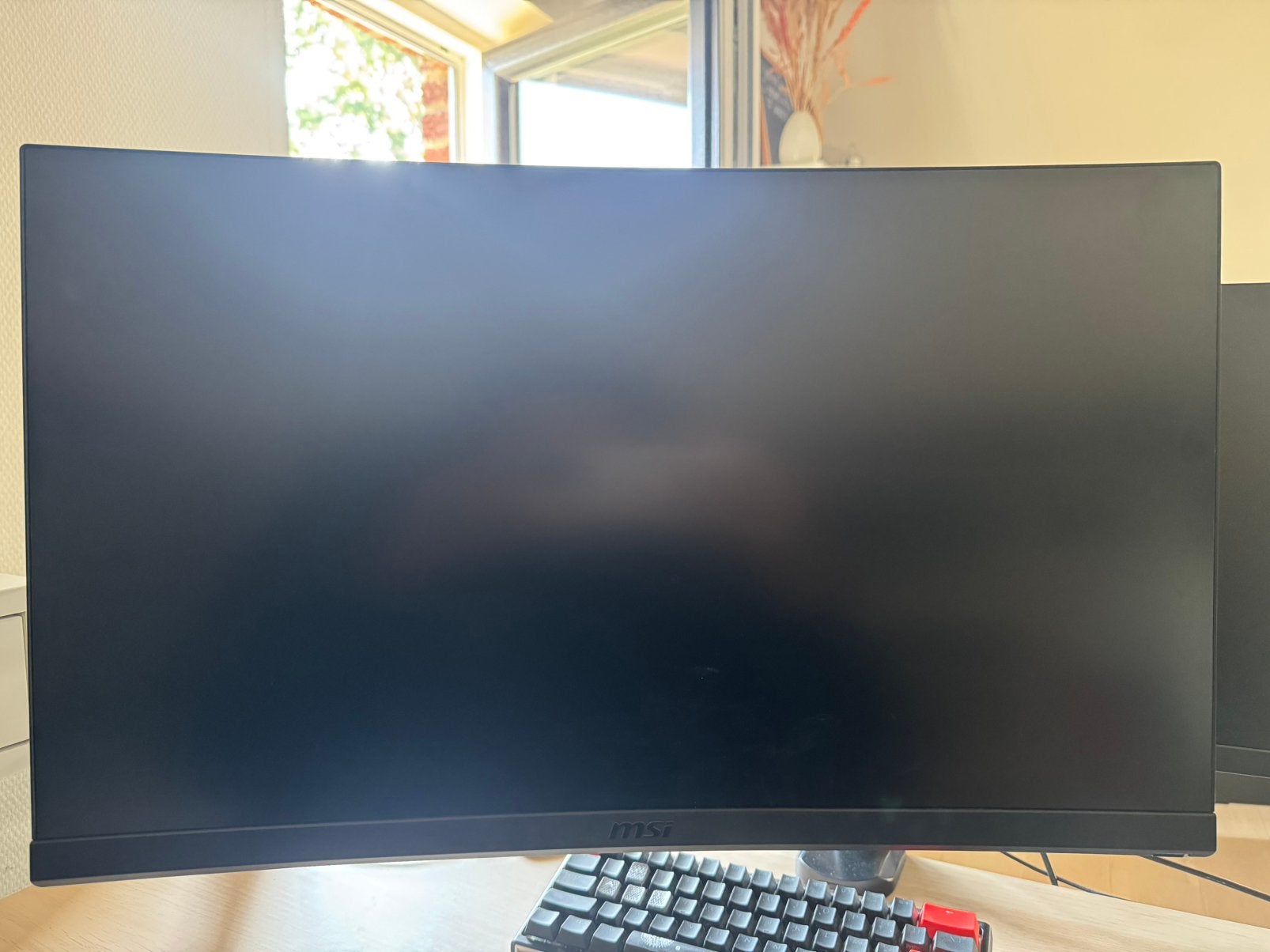 MSI curved 27” 144hz + monitor arm, Computers en Software, Ophalen, Gebruikt, 101 t/m 150 Hz