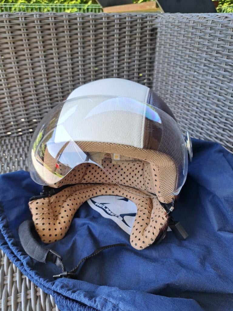 Helm, Enlèvement, S