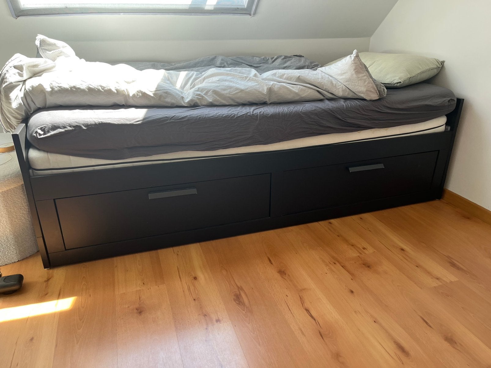 IKEA uitschuifbaar bed – 1 persoons naar 2 persoonsbed, Huis en Inrichting, Slaapkamer | Bedden, Ophalen, IKEA uitschuifbaar bed – 1 persoons naar 2 persoonsbed