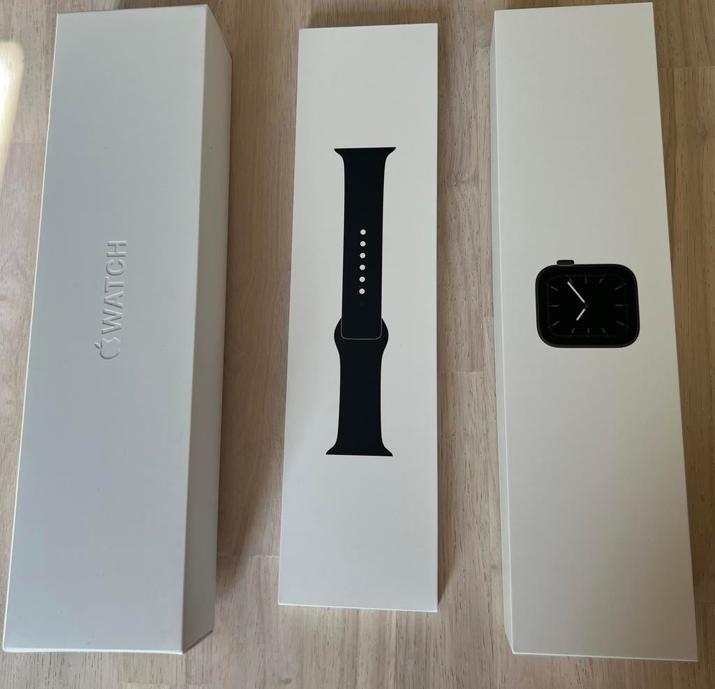 Apple Watch Series 5 (44mm) met accessoires scherm gebarsten, Ophalen, Gebruikt, Zwart, IOS