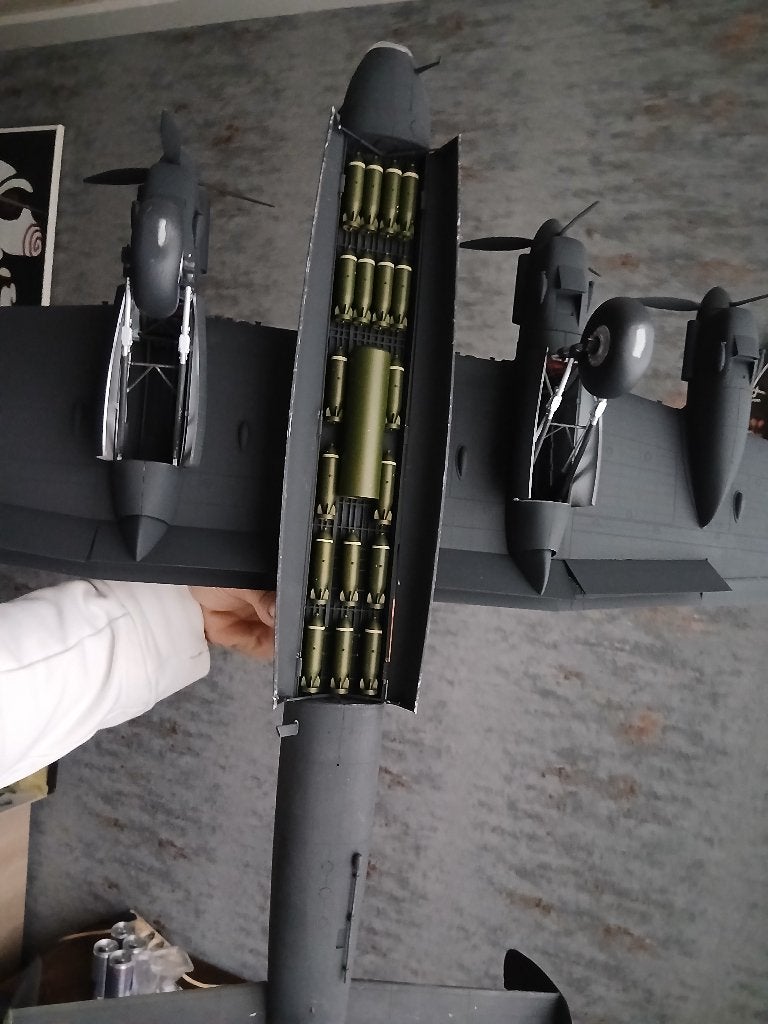 Modelvliegtuig lancaster bommenwerper 1:32, Zo goed als nieuw, Groter dan 1:72, Vliegtuig, Ophalen