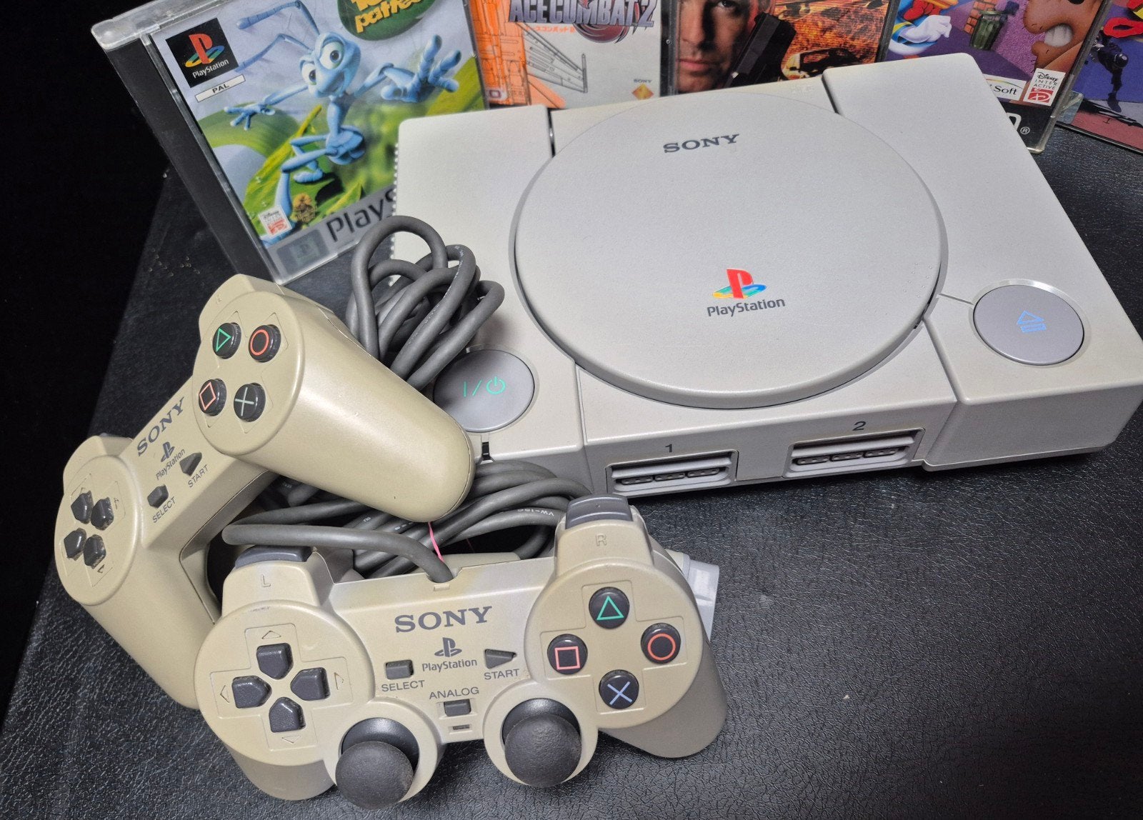 Playstation 1 + jeux 75 €, Enlèvement ou Envoi