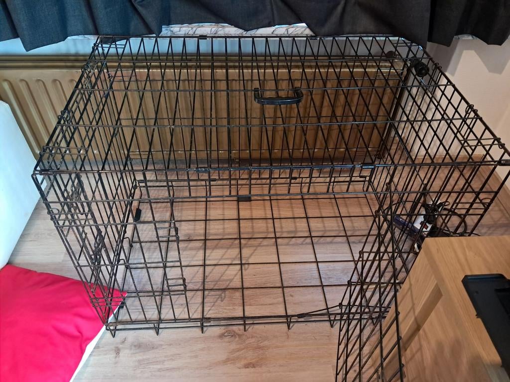 Grande cage pour chien sans plaque de base (peut être équipé, Enlèvement, Utilisé, Chenil chien, 75 à 110 cm