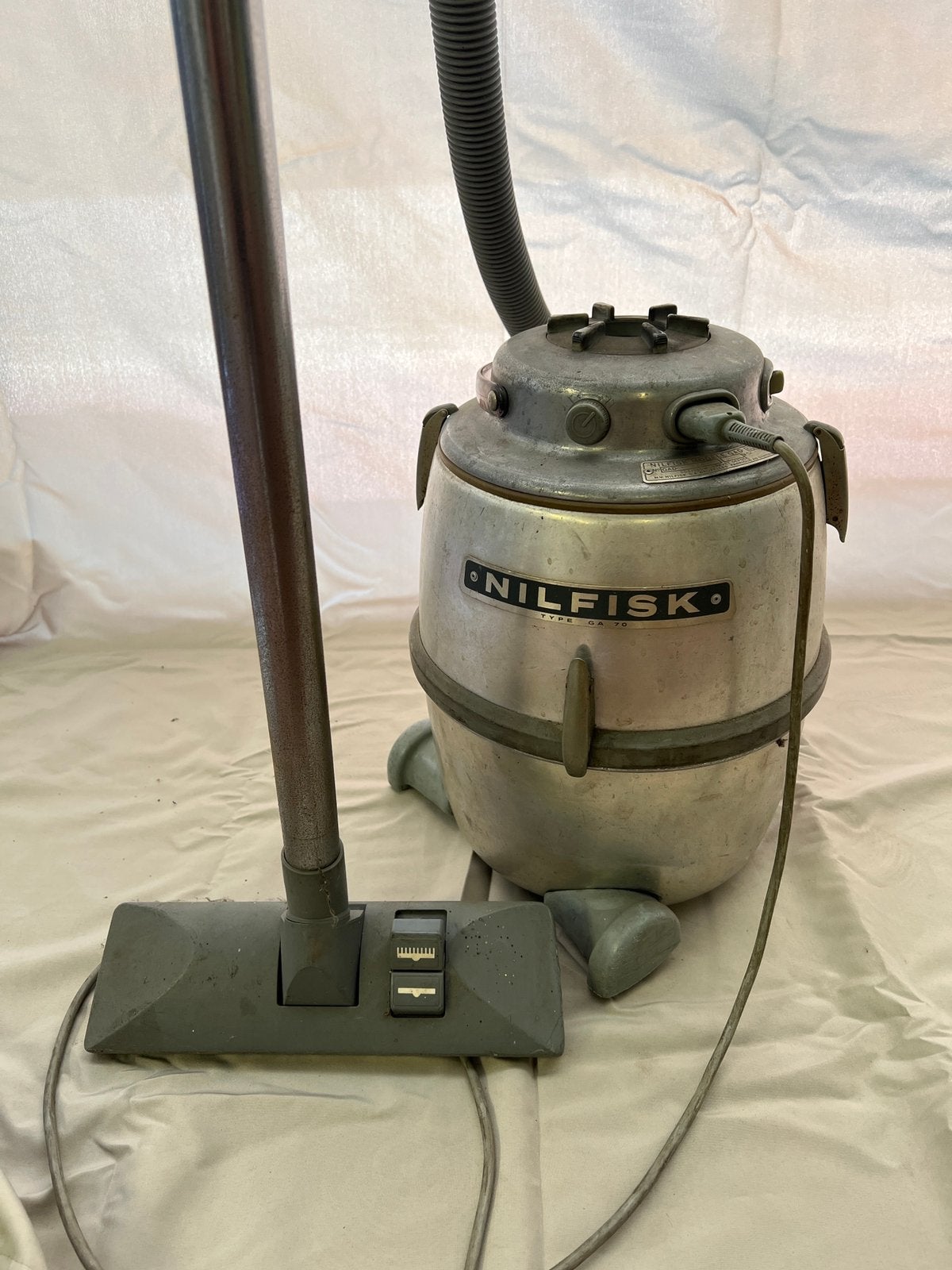 Nilfisk GAD original Danemark – Aspirateur vintage à sac, Electroménager, Enlèvement, Utilisé