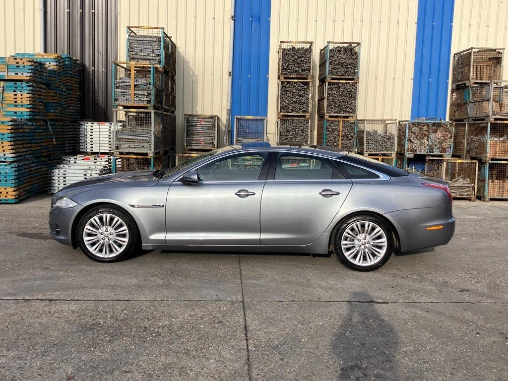 Jaguar XJ Nieuwe banden, Auto's, Automaat, Euro 5, Achterwielaandrijving, Zwart