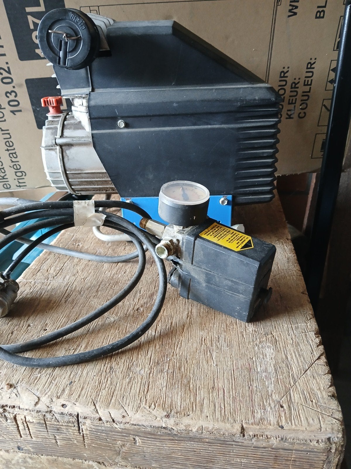 compressor  merk Welco ,type 25. 210  met drukschakelaar, Enlèvement
