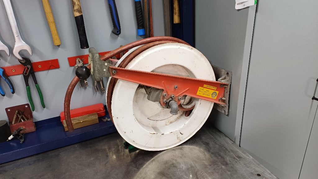 Luchtdarmhaspel Nederman. Oerdegelijke Zweedse kwaliteit., Doe-het-zelf en Bouw, Compressors, Ophalen, Gebruikt