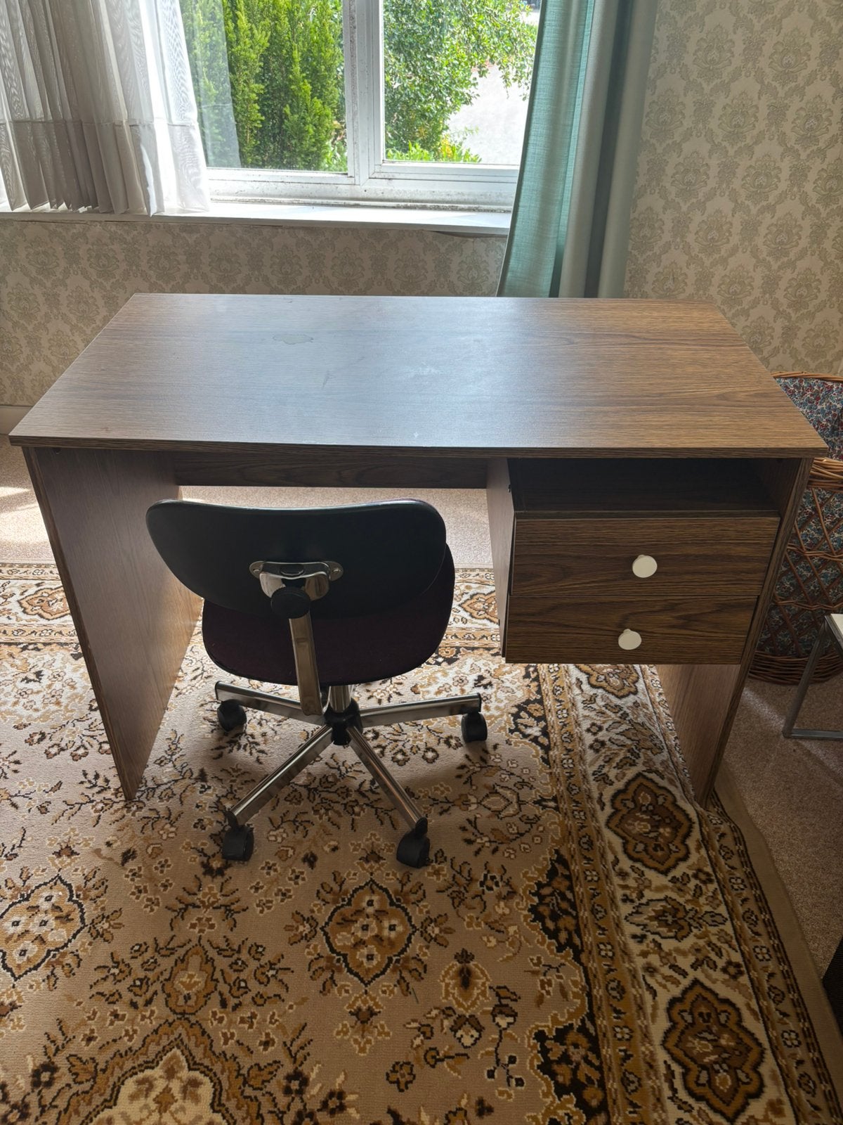 Bureau en stoel, Ophalen, Zo goed als nieuw