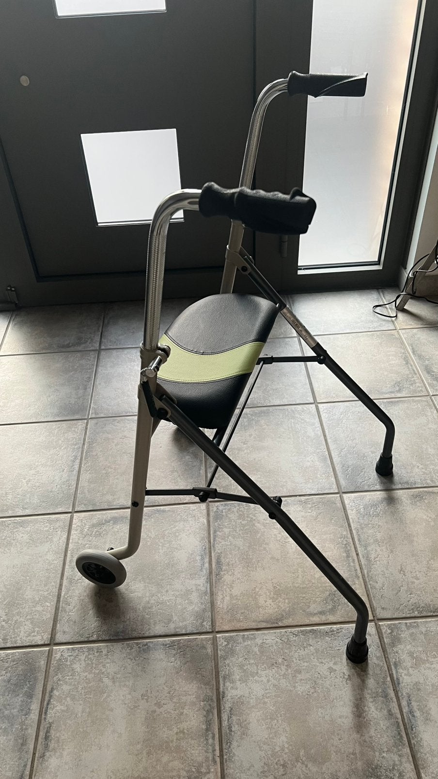 Rollator met 2 wielen, Ophalen, Opvouwbaar, Zo goed als nieuw
