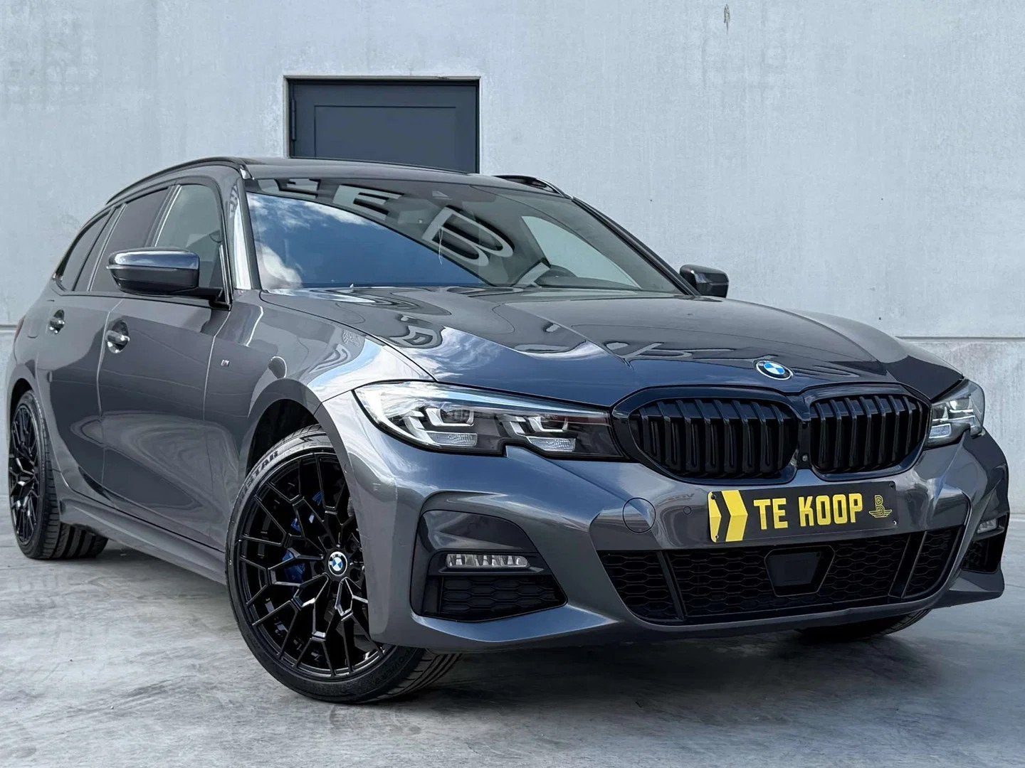 BMW 3 Serie 330 Touring*M-Pack*Trekhaak*Pano*ACC*Sfeerverlic, Auto's, Automaat, 1998 cc, Lichtsensor, Leder