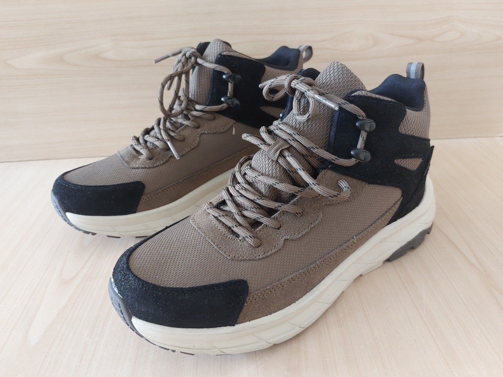 Chaussure de randonnée taille 42 neuf, Enlèvement