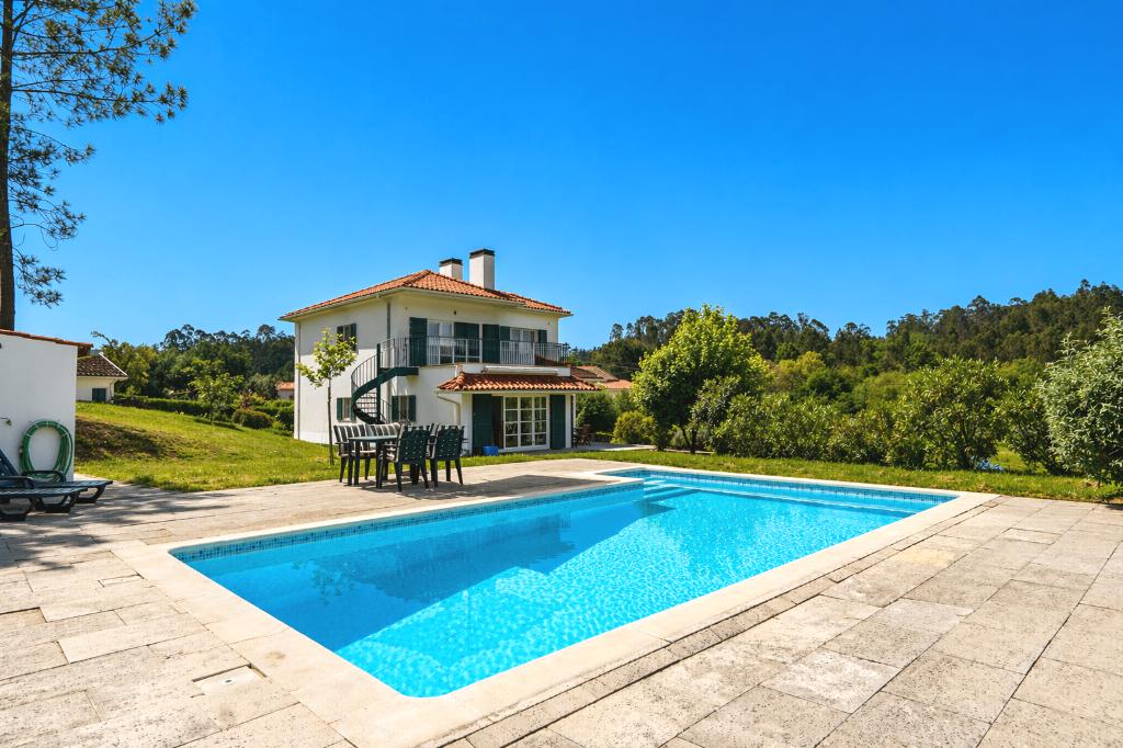 Woning met terras,zwembad,tuin en garage op rustige plek, Woonhuis, Portugal, 194 m², Landelijk