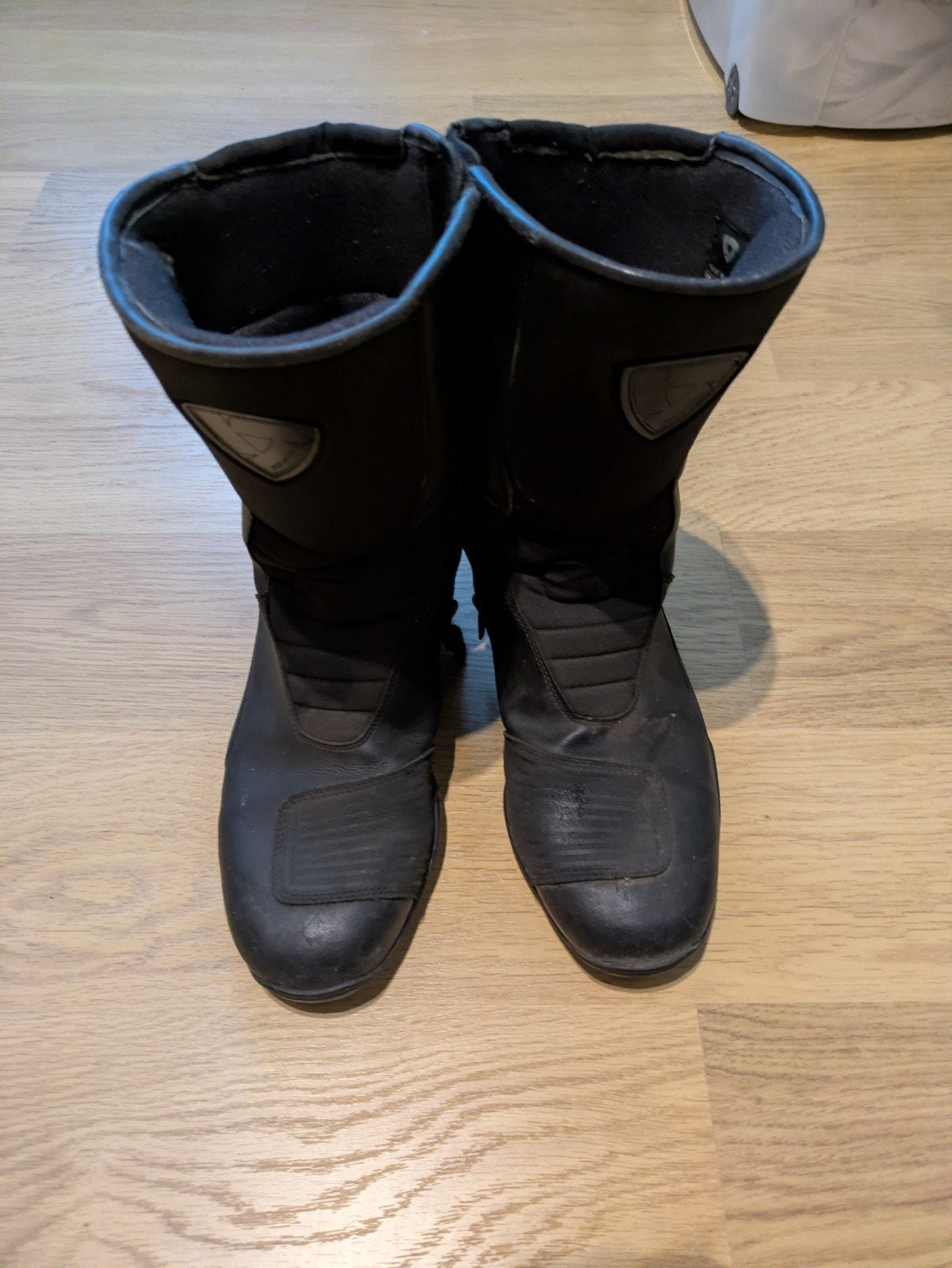 Motorboots Revit leer, Enlèvement