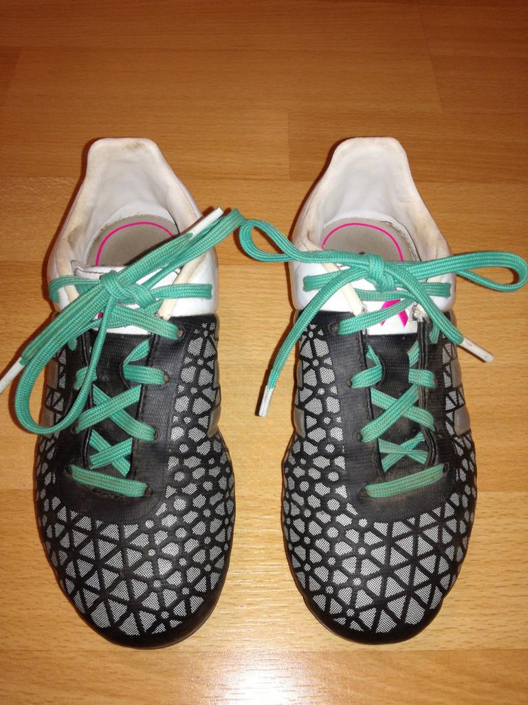 Voetbalschoenen Adidas maat 31, Adidas, Ophalen of Verzenden, Zo goed als nieuw, Jongen of Meisje