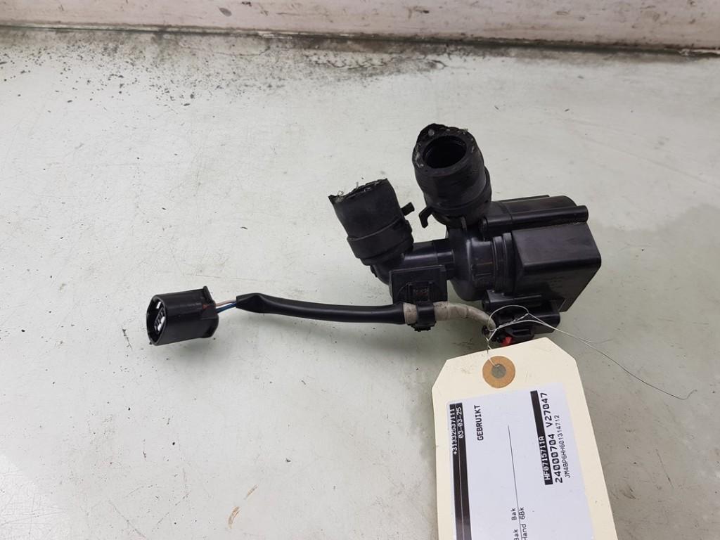 EXTRA EAU POMPE 3 Sport (BP) (|HF0715711A|HF0715710A|), Dhr. J. Ham, Administratie@autoham.nl, Mazda, Utilisé