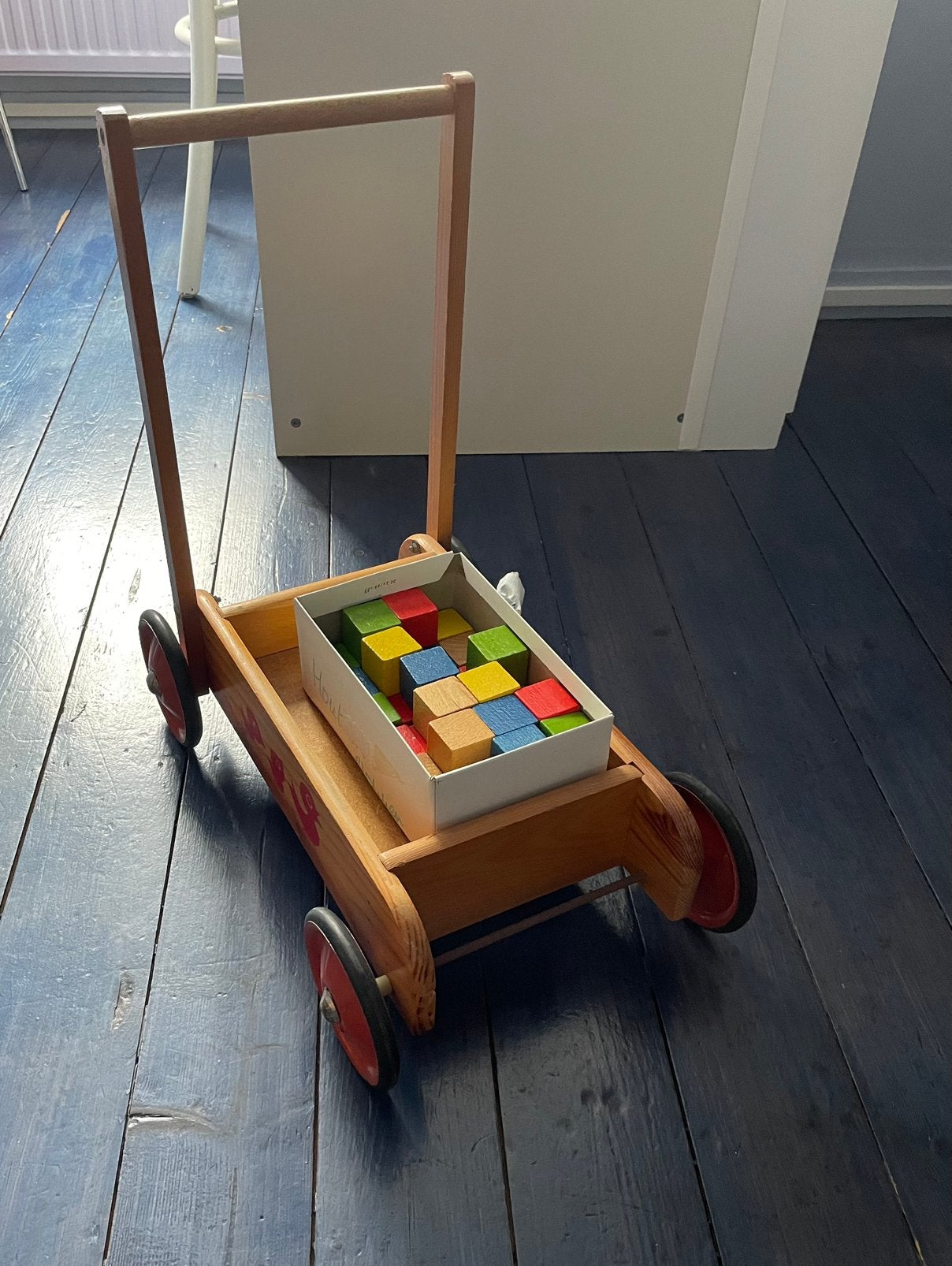 Mooie loopwagen ( vintage) met blokken, Kinderen en Baby's, Ophalen, Zo goed als nieuw