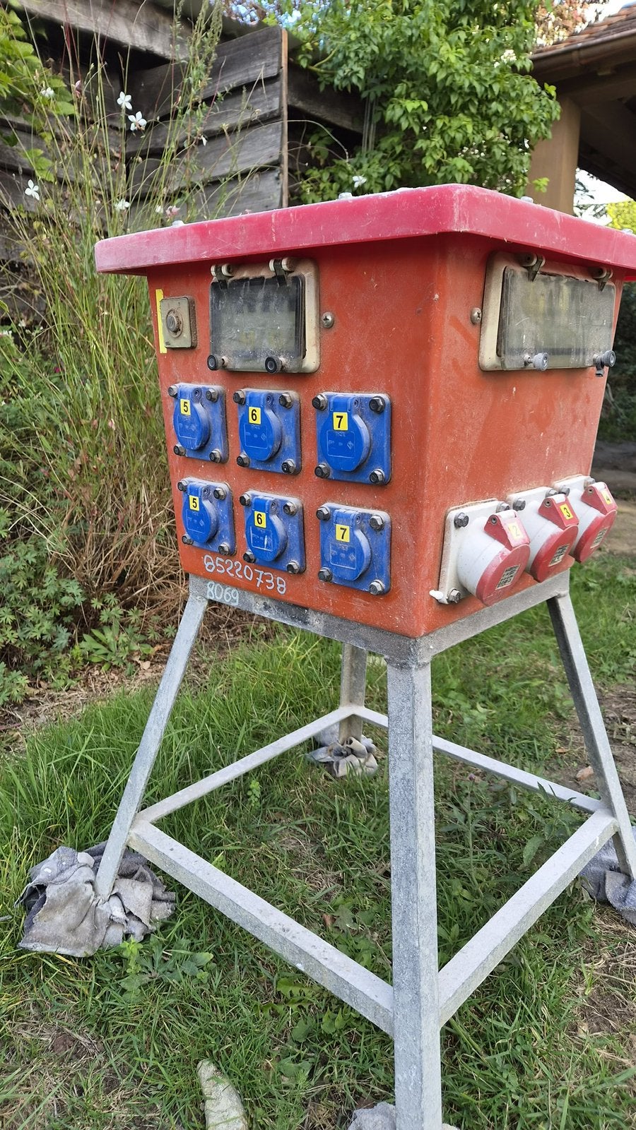 Helaf stroompaddestoel - mobiele verdeelkast 32A, Ophalen, Gebruikt
