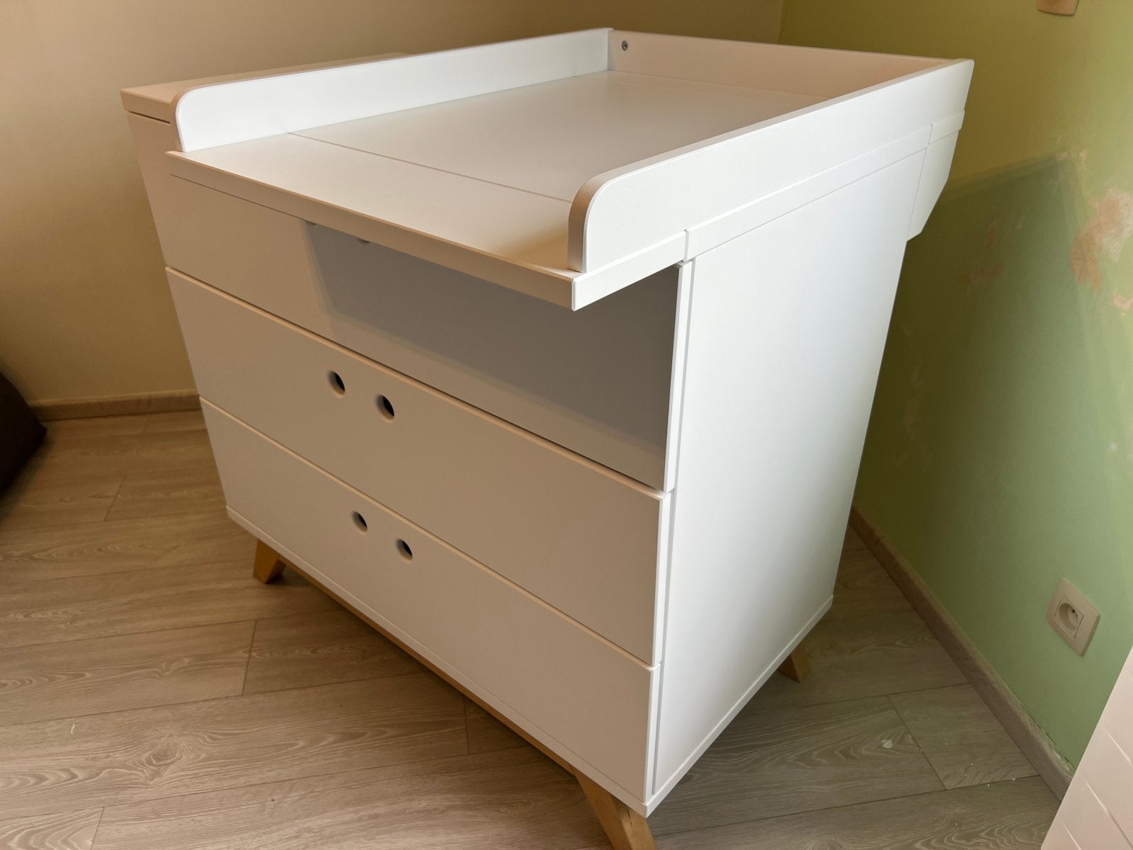 TK: Bopita commode Lynn met gaten, incl. barrier, Kinderen en Baby's, Kinderkamer | Commodes en Kasten, Gebruikt, Commode, Ophalen