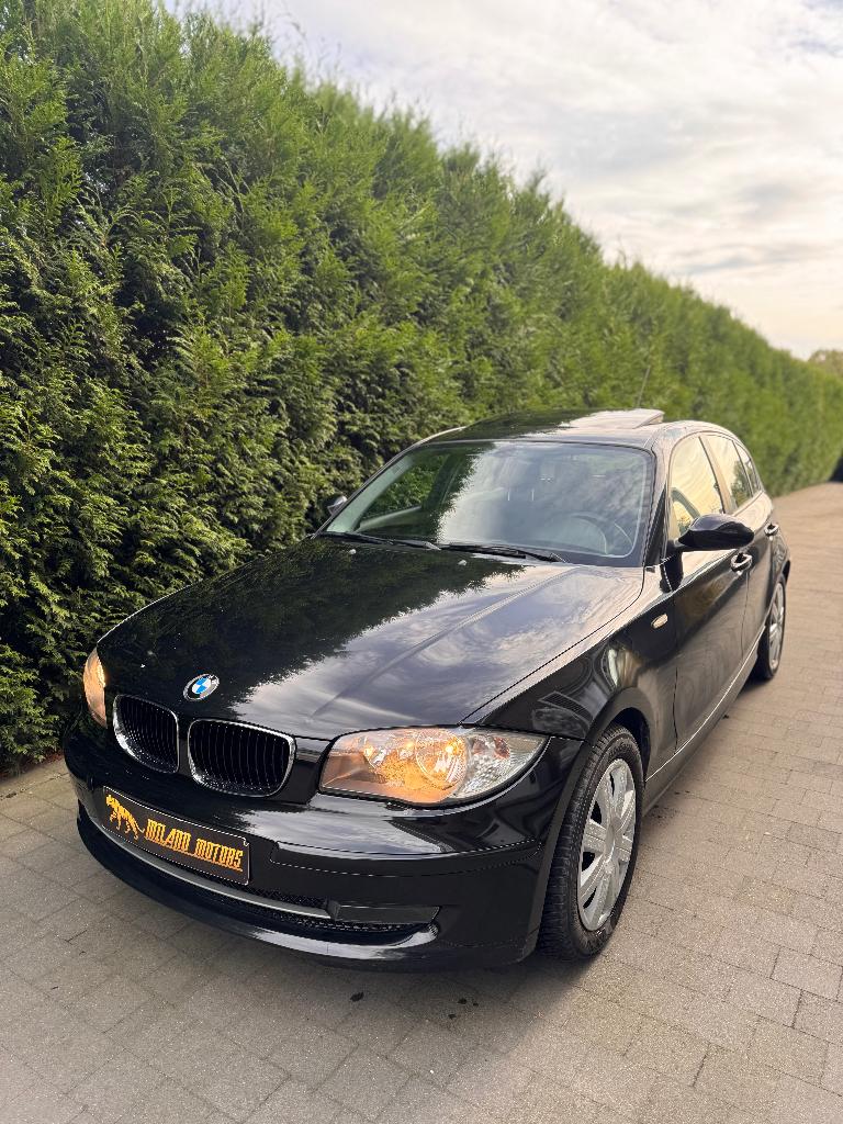 Bmw 116I 2009, Auto's, BMW, Voorwielaandrijving, Zwart, 4 cilinders, Zwart