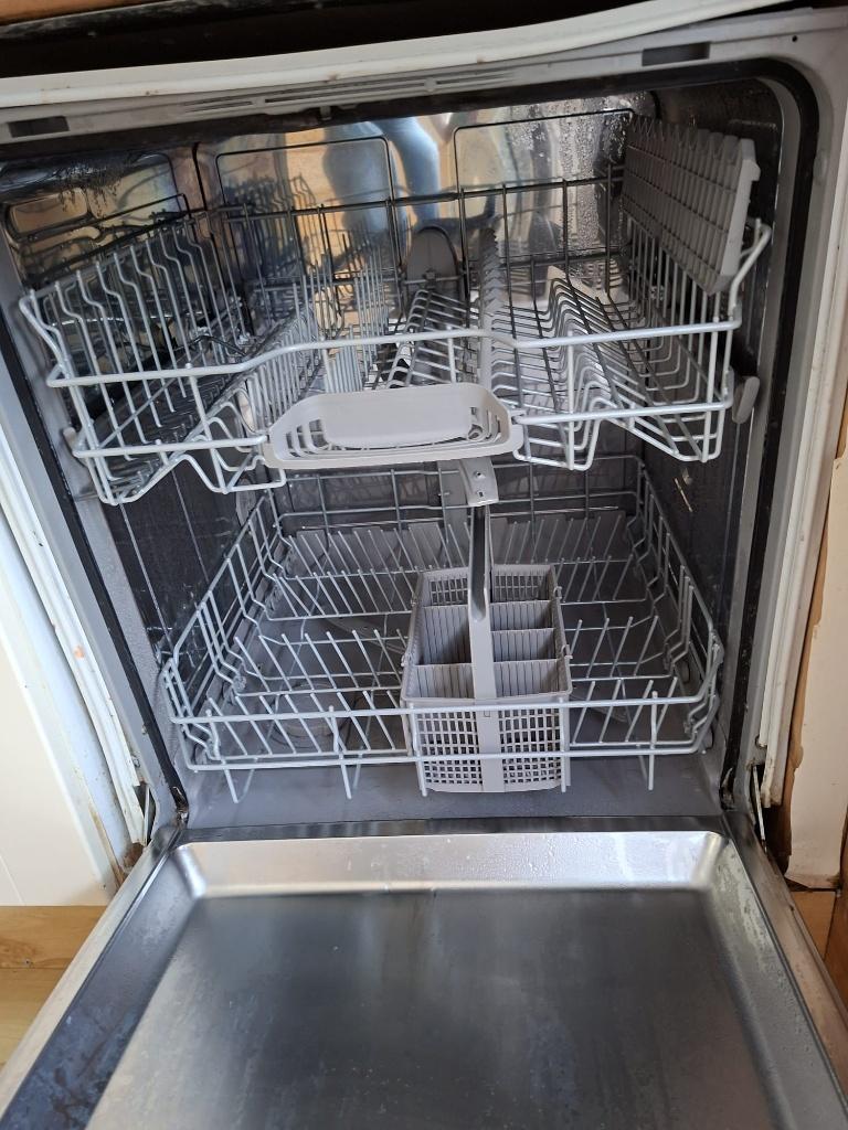 Lave-vaisselle SIEMENS, 85 à 90 cm, Encastré, Moins de 10 litres, Enlèvement