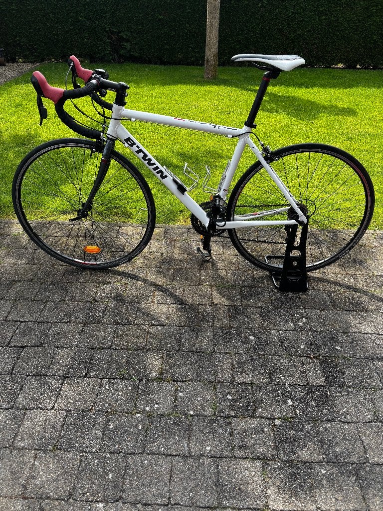 B´Twin T3 witte koersfiets, Fietsen en Brommers, Fietsen | Racefietsen, Ophalen, Aluminium, Meer dan 20 versnellingen, 53 tot 57 cm