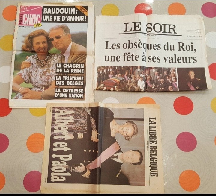Lot de 3 journaux historique Août 1993 Mort du Roi Baudouin, Enlèvement ou Envoi