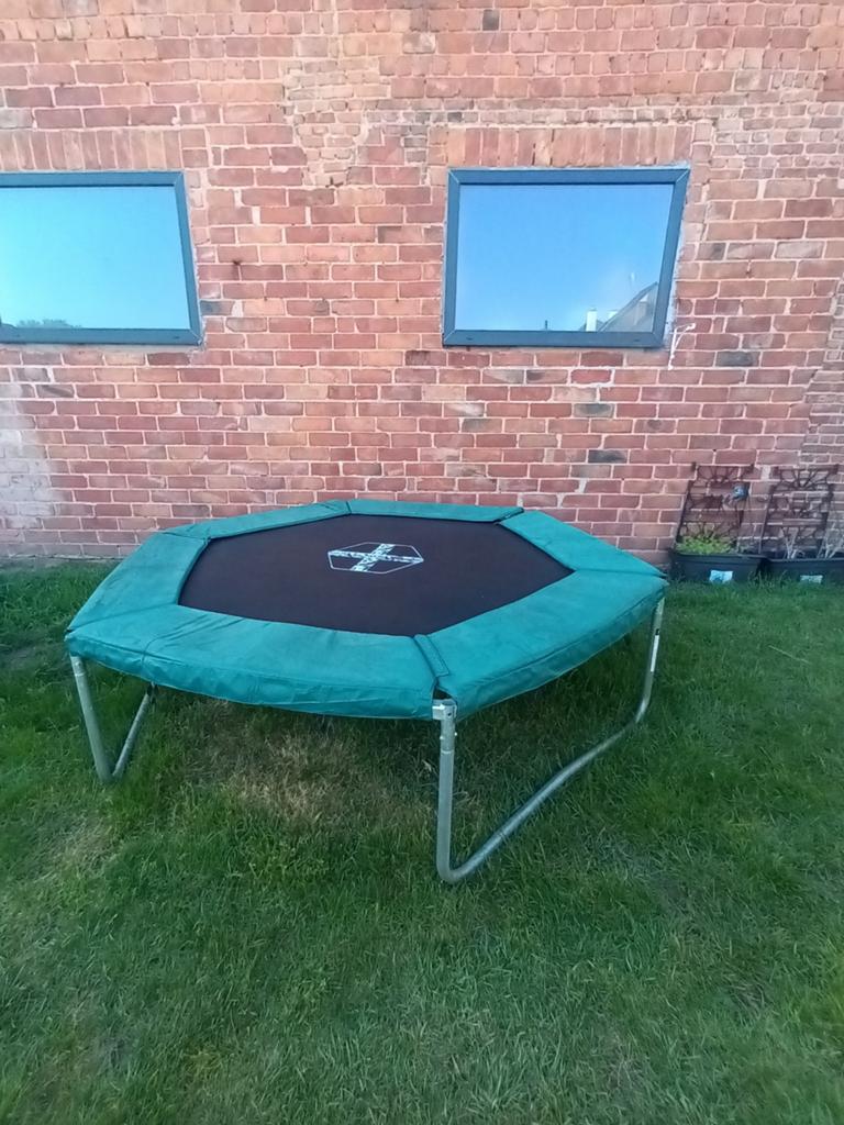 Trampoline 2,56m (8 voet) met veiligheidsnet & afdekzeil –, Ophalen