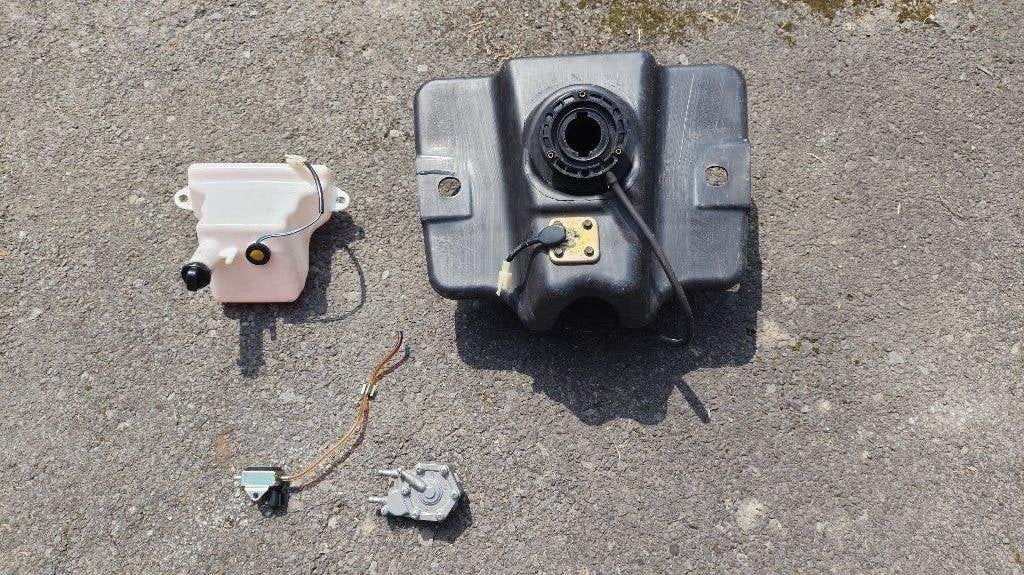 Benzine en olie onderdelen voor Peugeot Speedfight 3 & 4, Fietsen en Brommers, Brommeronderdelen | Scooters, Zo goed als nieuw