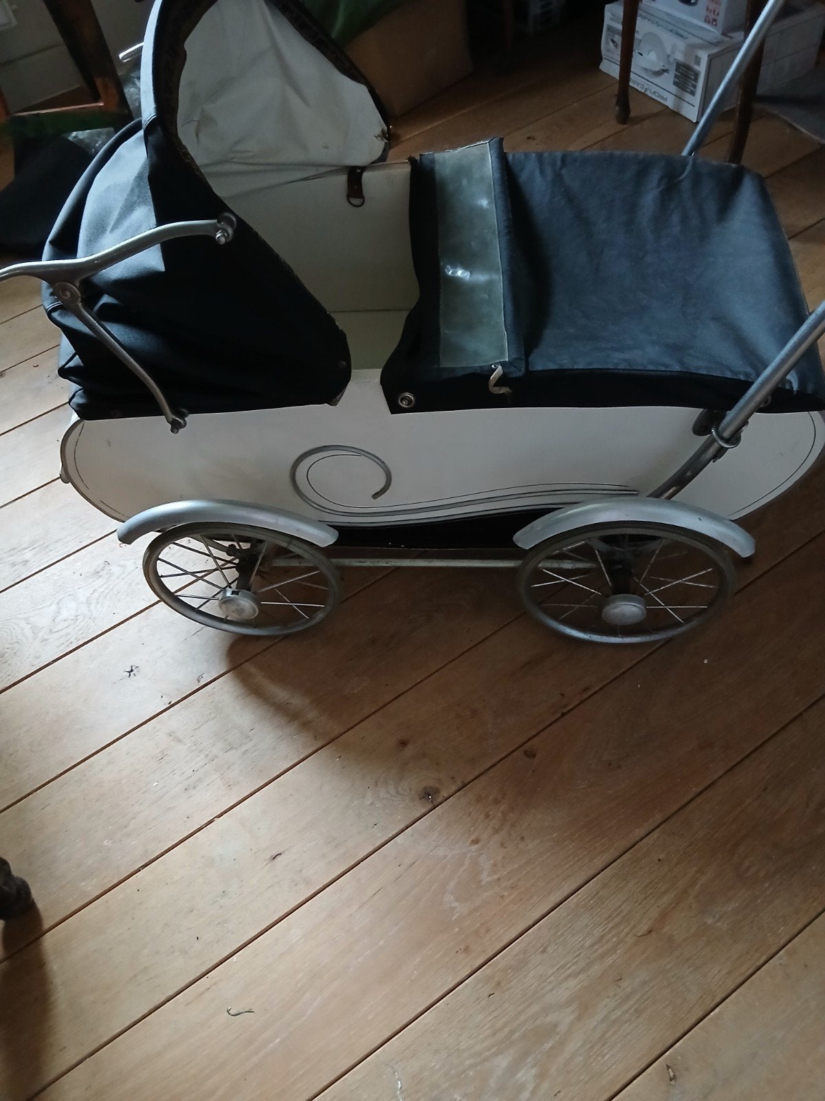 Antieke oude kinderwagen, Antiek en Kunst, Antiek | Speelgoed, Ophalen