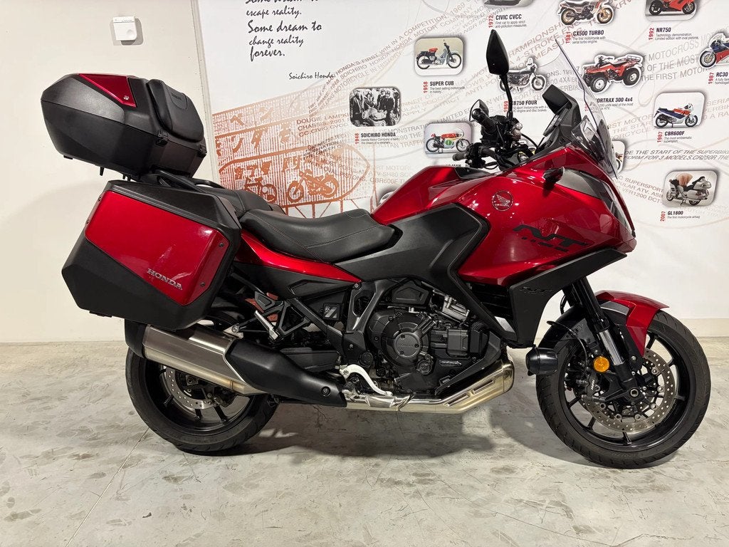 Honda NT1100 DCT met voyage pakket (bj 2024), Motoren, Motoren | Honda, Bedrijf, Toermotor, 1100 cc