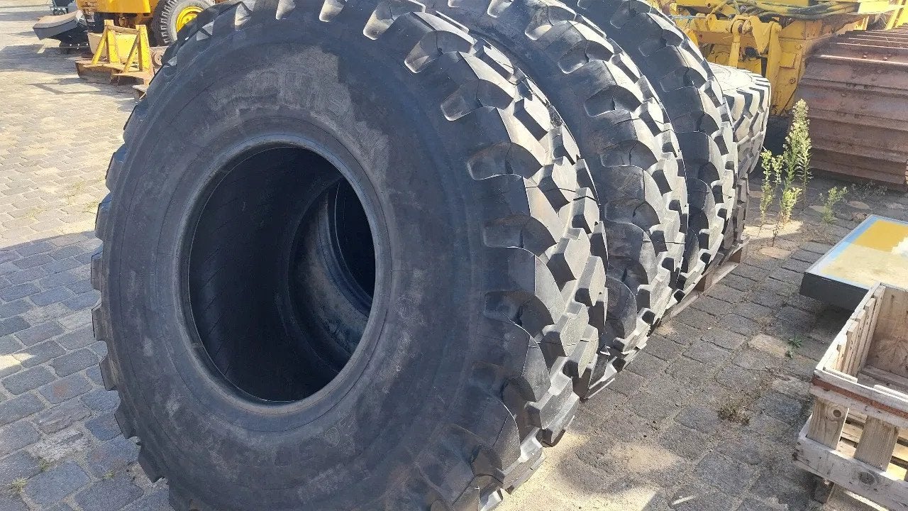 Michelin 20.5R25 XTLA Unused / 1 piece left