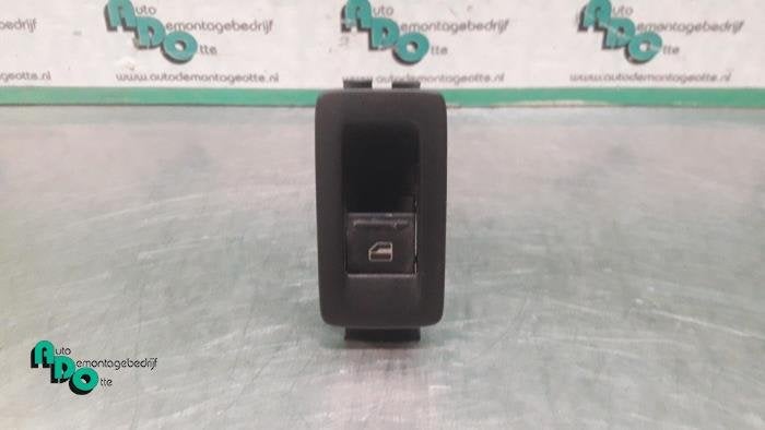 Commutateur vitre électrique d'un Volkswagen Touran (Touran, Volkswagen, -, 3 mois de garantie, Utilisé