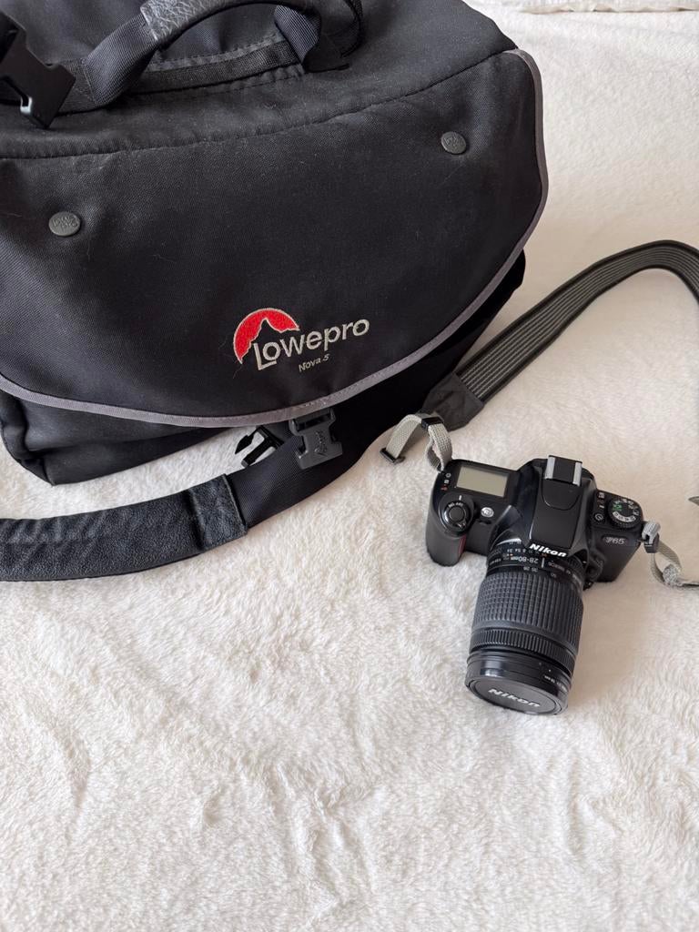 Nikon F65 met grote camera tas, Audio, Tv en Foto, Fotocamera's Analoog, Ophalen, Zo goed als nieuw, Spiegelreflex, Nikon