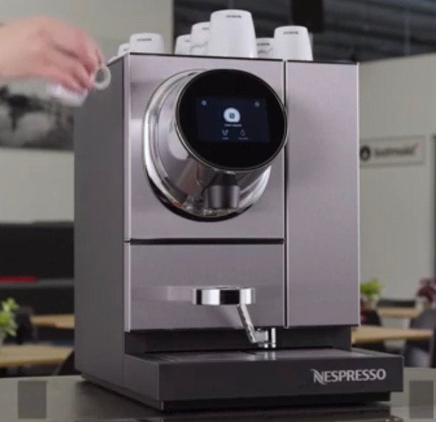 Nespresso momento 100 neuve, Electroménager, Neuf, Machine à espresso, Réservoir d'eau amovible, Dosettes et capsules de café