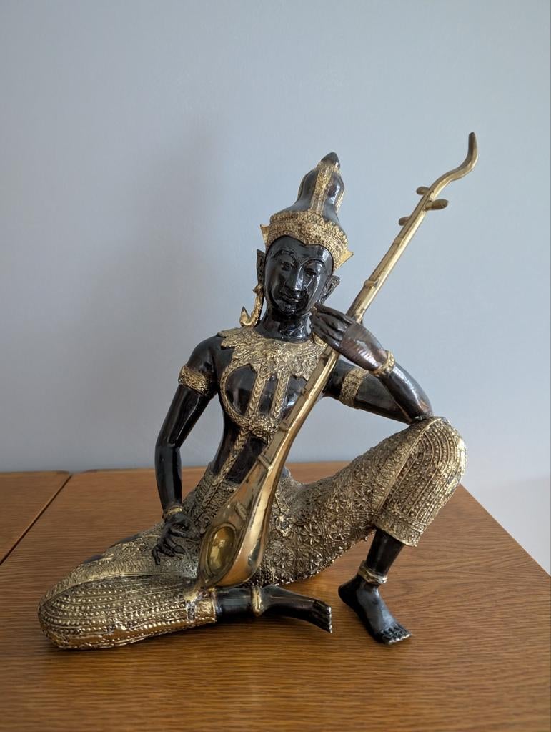Thaise bronzen muzikant/Apsara. Zwart gouden patina, Enlèvement ou Envoi