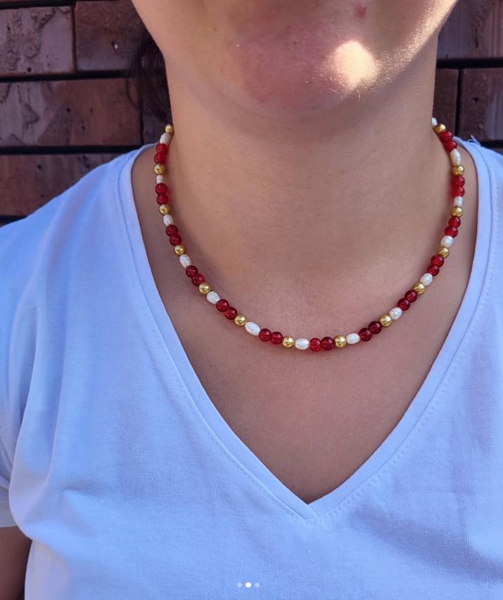 ketting met rode en witte parels goudkleurig!, Handtassen en Accessoires, Kettingen, Verzenden, Nieuw, Rood, Goud
