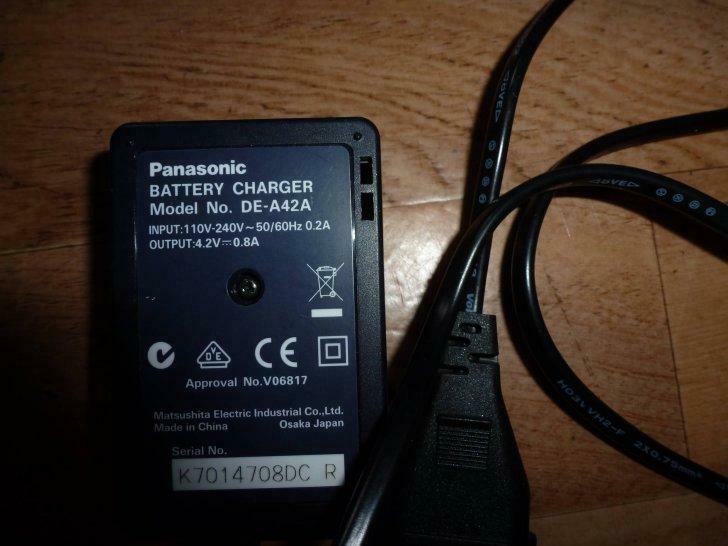 panasonic  lader DE-A42 voor  fototoestel battery charger, Panasonic, Enlèvement ou Envoi, Chargeur, Utilisé